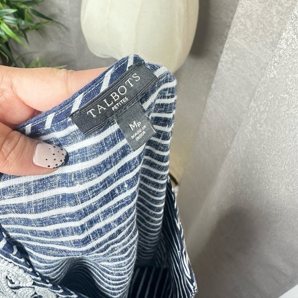 NEW Talbots 100% Linen Stripe Embroidered Floral Tunic Top in Navy Sz Medium - Picture 3 of 10